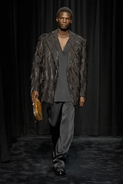 Look 8